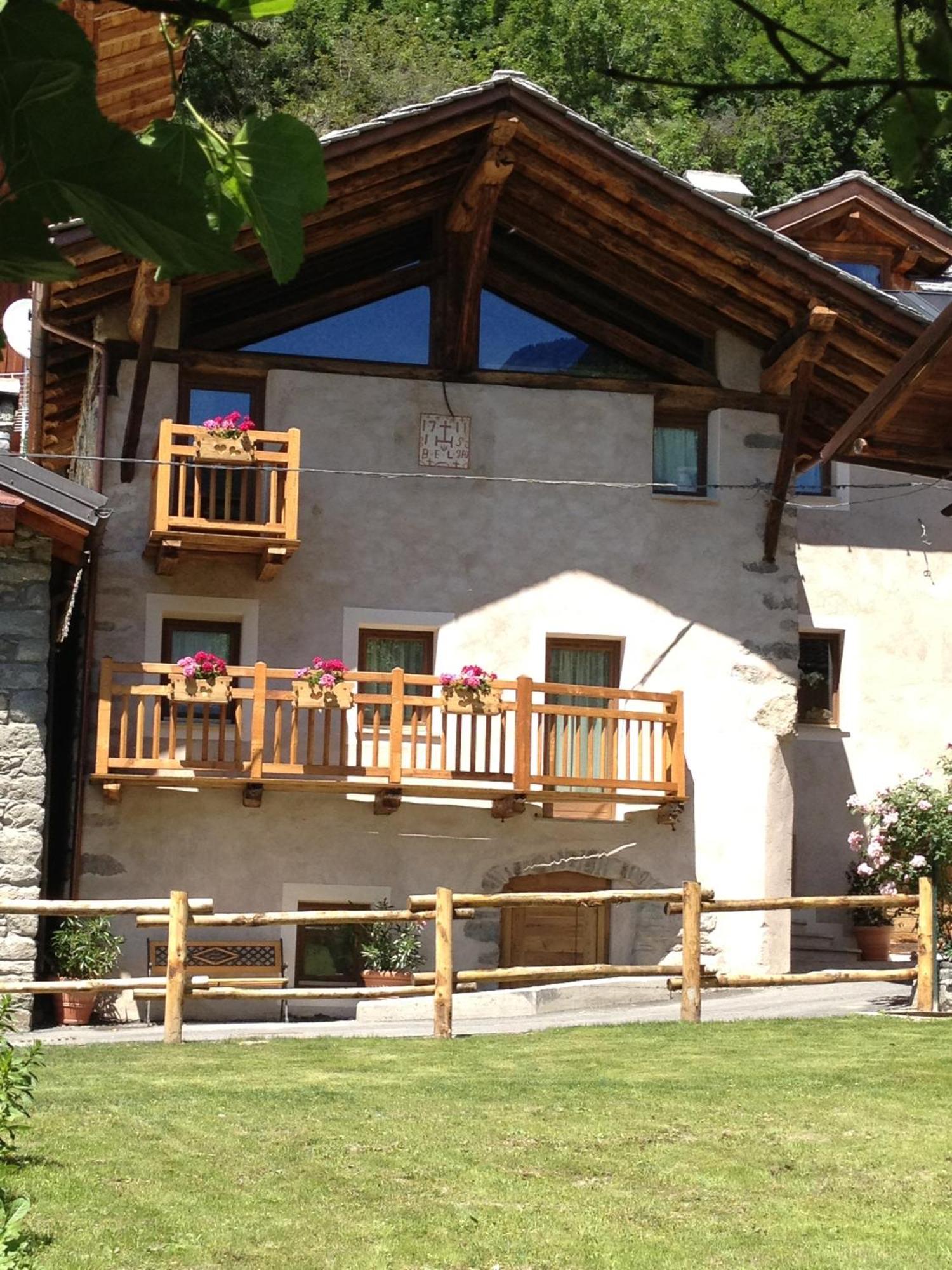 Le Petit Relais Hotel Valpelline Eksteriør billede