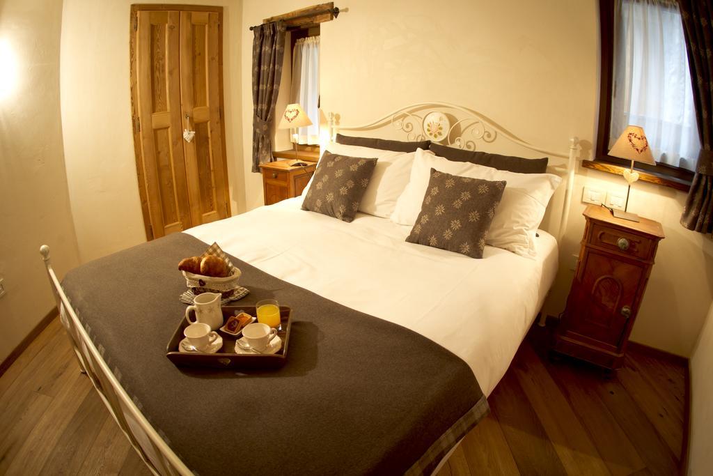 Le Petit Relais Hotel Valpelline Eksteriør billede